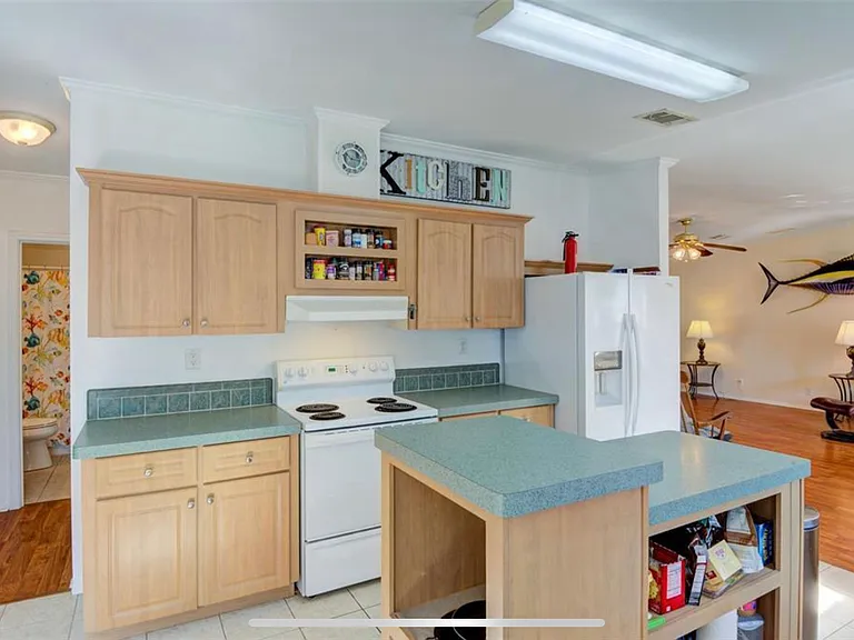 707 N Lockwood Ridge Rd — Photo 12