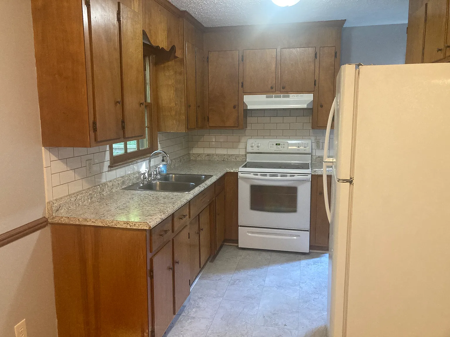 4 bed, 1825 sqft, $1,700 — Photo 3