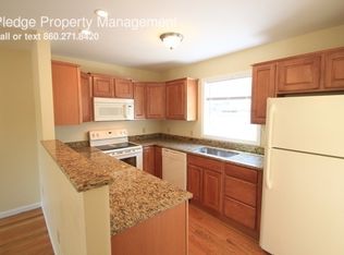 105 River View Ln, Norwich, CT 06360