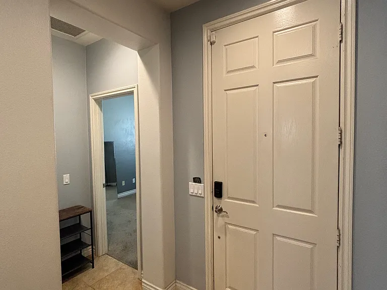 595 Vista Bonita Dr — Photo 2