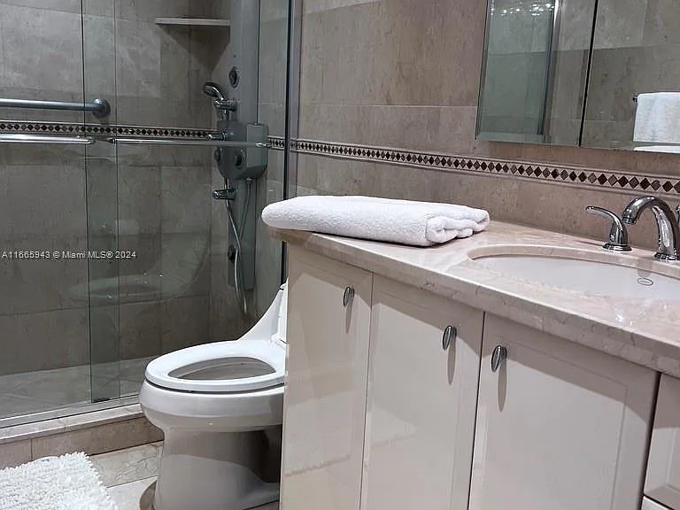 5161 Collins Ave #505 — Photo 31