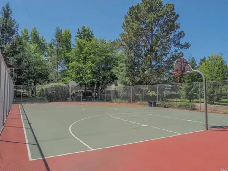 658 Racquet Club Cir — Photo 29