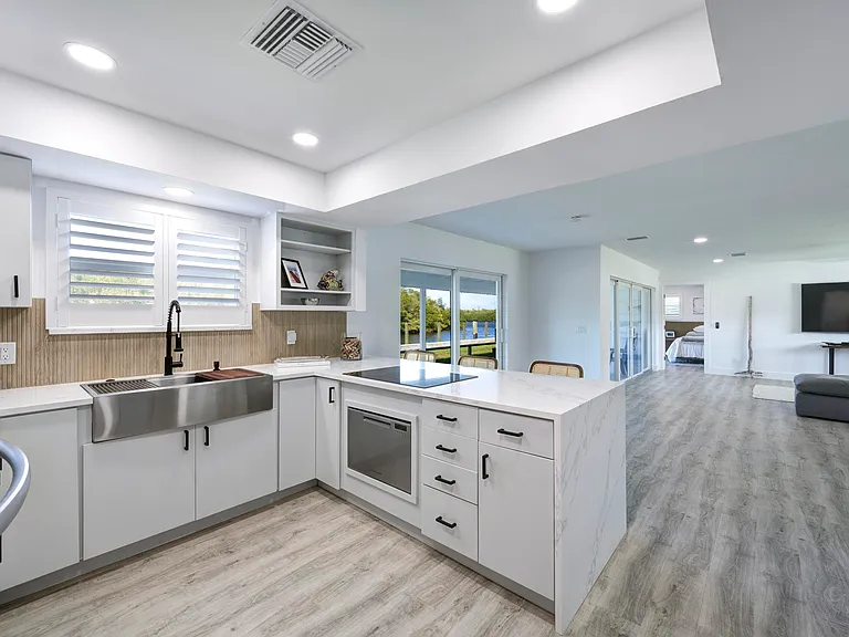 8585 SE Palm St — Photo 15