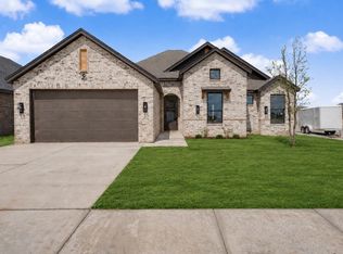 411 Essex Ln, Wolfforth, TX 79382
