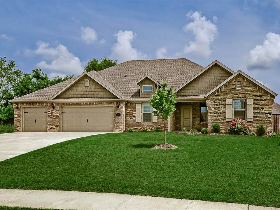 1st image of 1221 Stoneybrook Ln