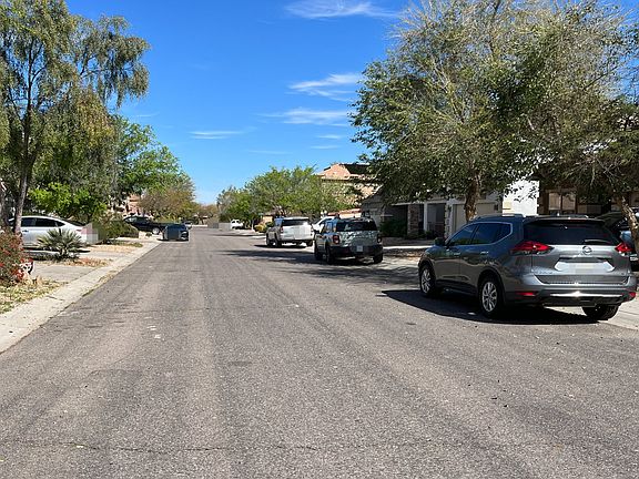5th image of 215 W Desert Vista Trl