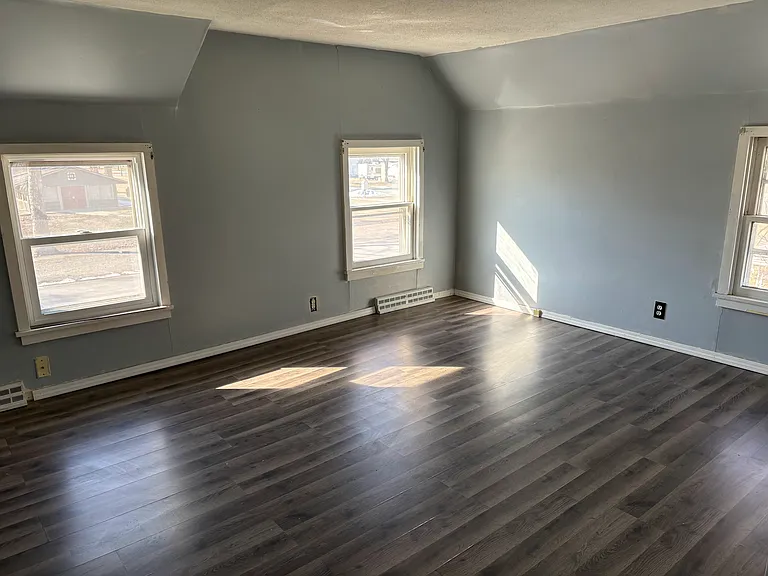 207 N Webster St #B — Photo 6