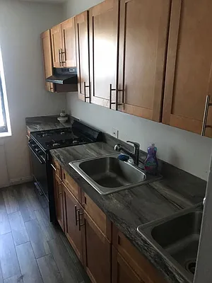 Rented by Realty 2000 Associates Ltd | media 20