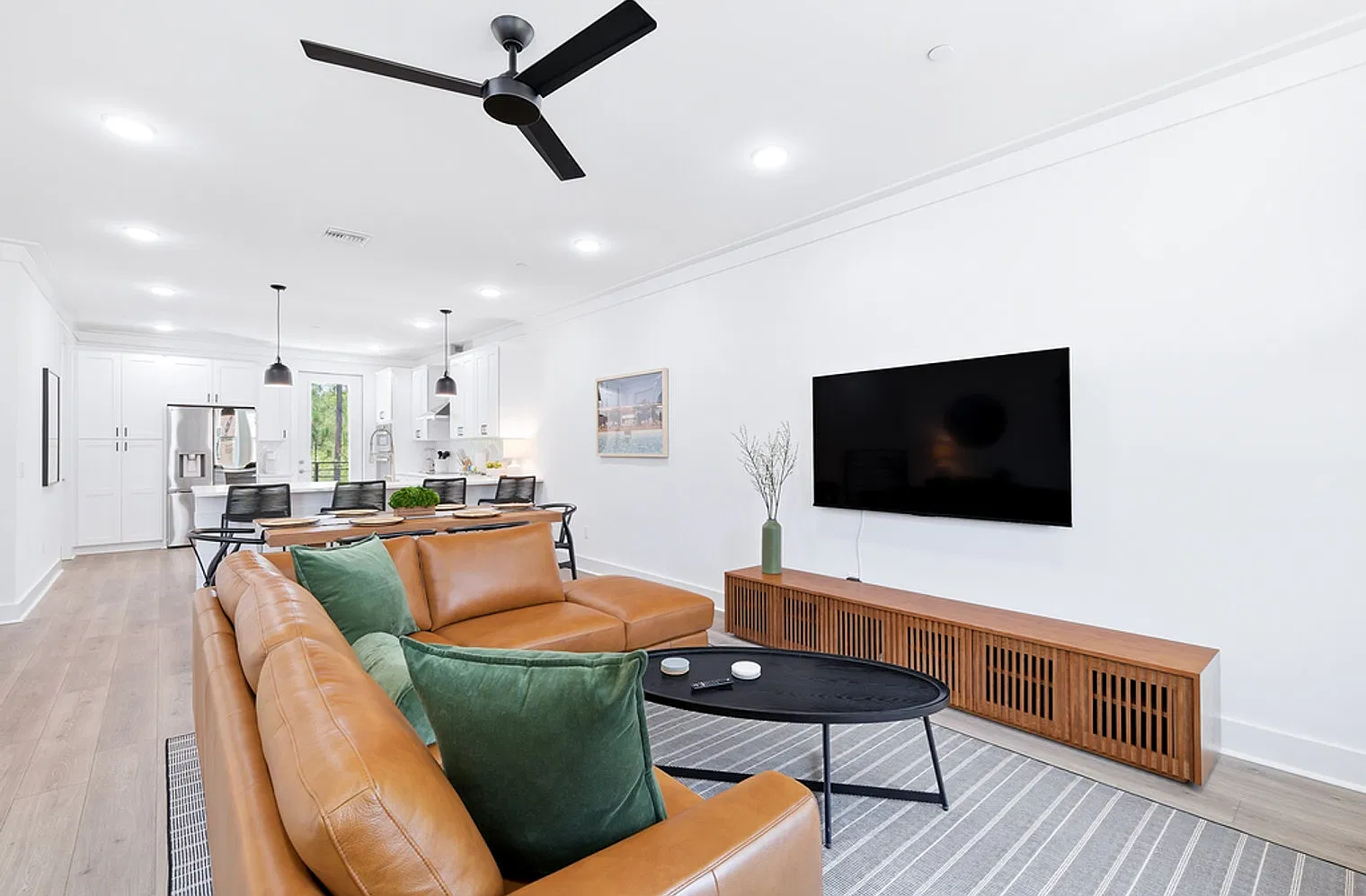 4 bed, 3.0 bath, 1980 sqft, $2,486 — Photo 4