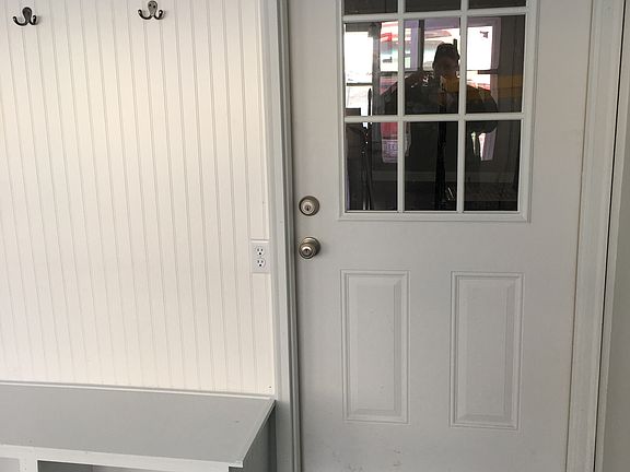 4th image of 437 W North St