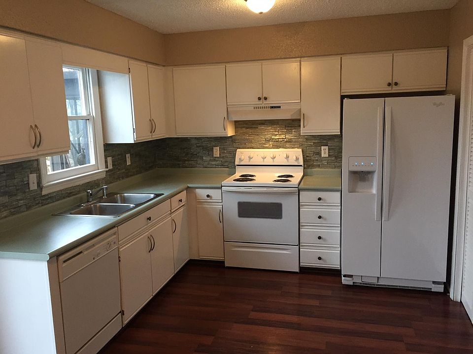 New Kitchen and refrigerator