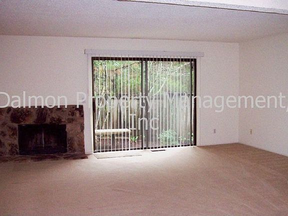 3rd image of 228 Escallonia Dr
