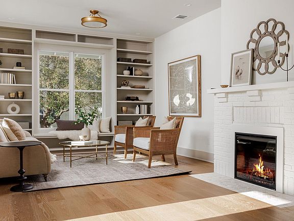 4th image of 1110 Travis Heights Blvd