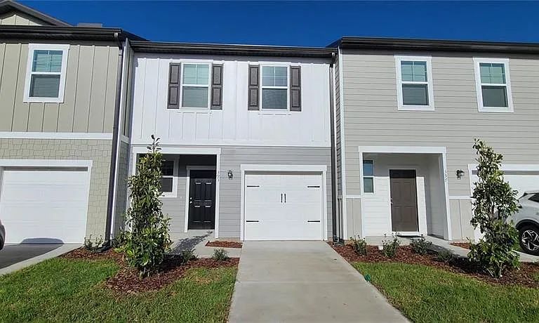 393 Madison Dr — Photo 1