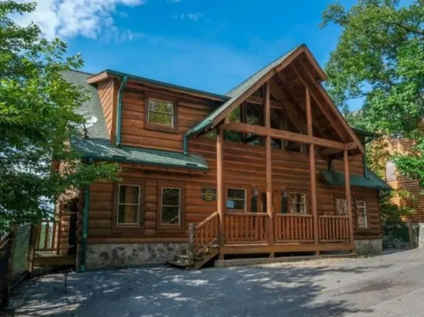 1012 Black Bear Cub Way, Sevierville, TN 37862