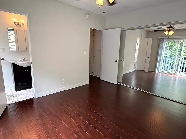 5044 W Maplewood Ave #8 — Photo 20