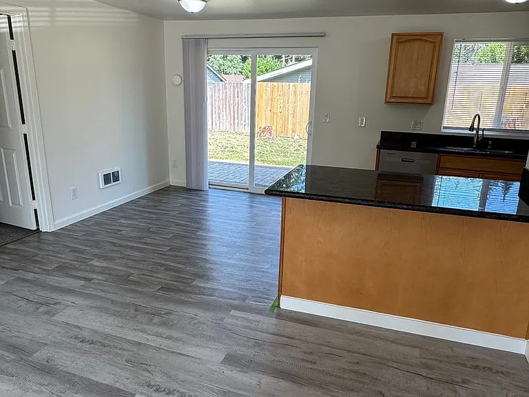 18863 SE 269th St — Photo 5