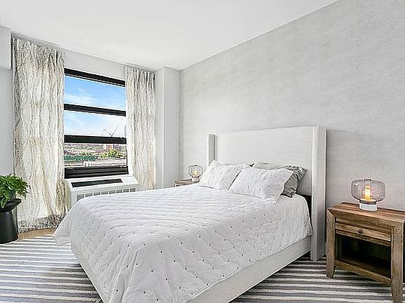 4th image of 329 E 132nd St #2EC
