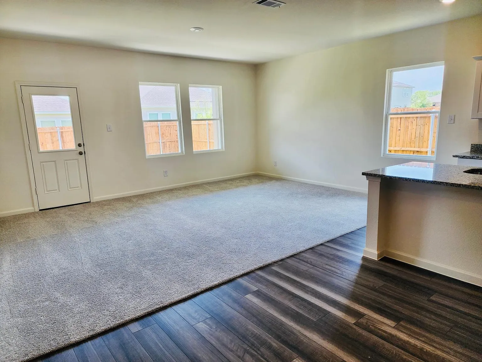 3 bed, 1662 sqft, $2,200 — Photo 3