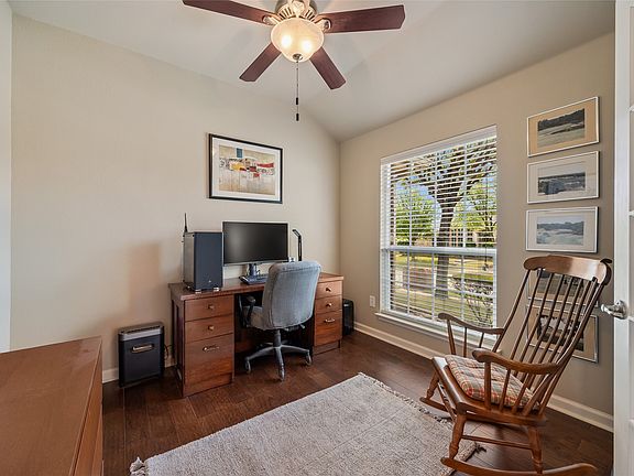 3rd image of 1260 Highbluff Ln