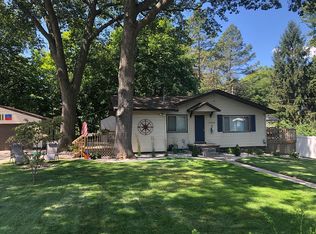 17223 Laura St, Spring Lake, MI 49456