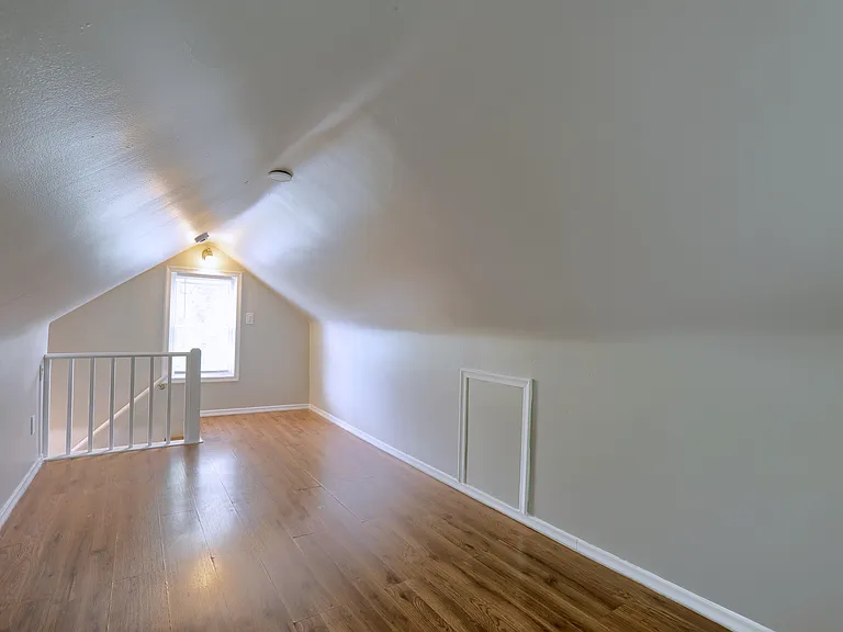 22395 Columbus Ave — Photo 14