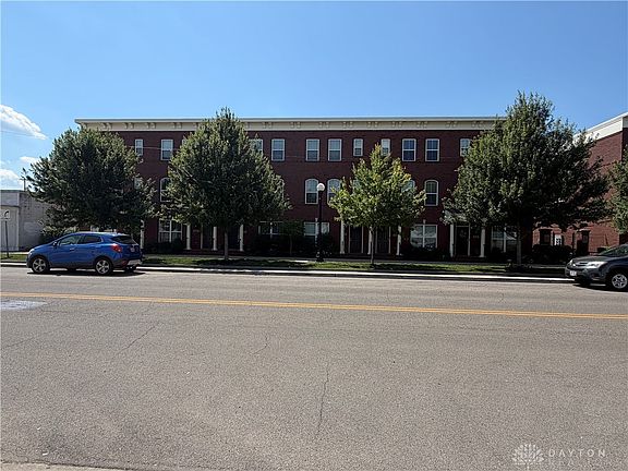 2nd image of 520 E 2nd St