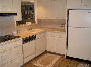 2968 Joyce Ln, Merrick, NY 11566