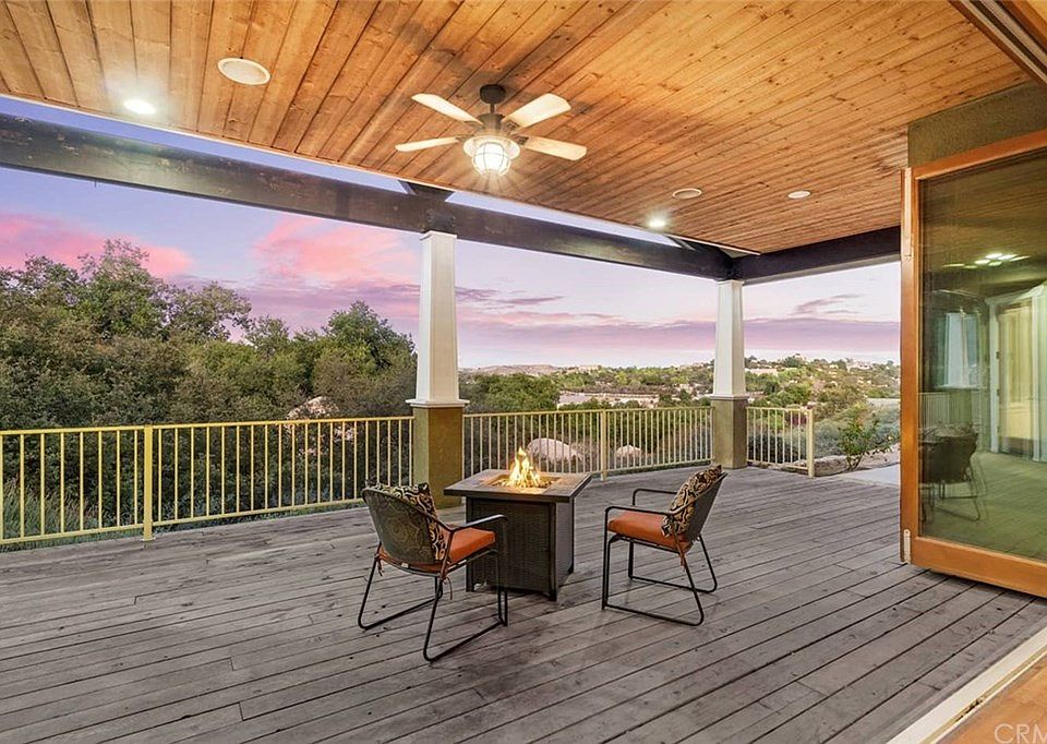 2nd image of 18300 Avenida Bosque