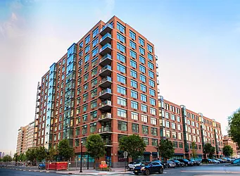 1400 Hudson Street, #219