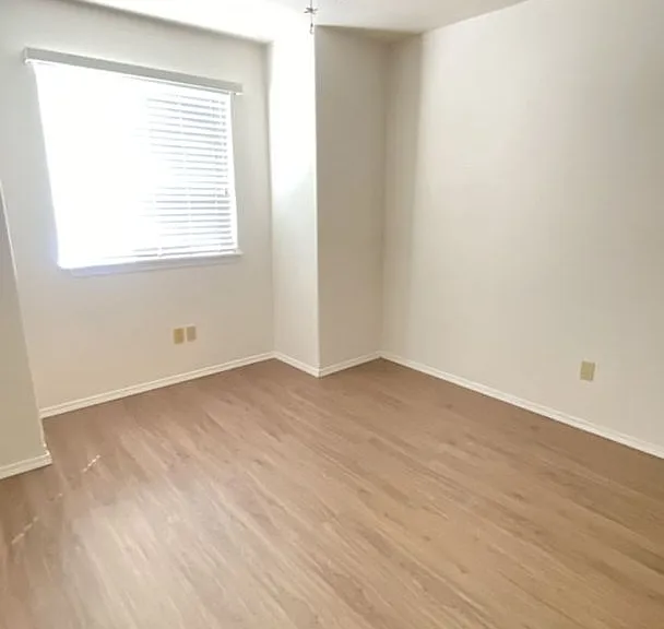 2503 E M Ave — Photo 16