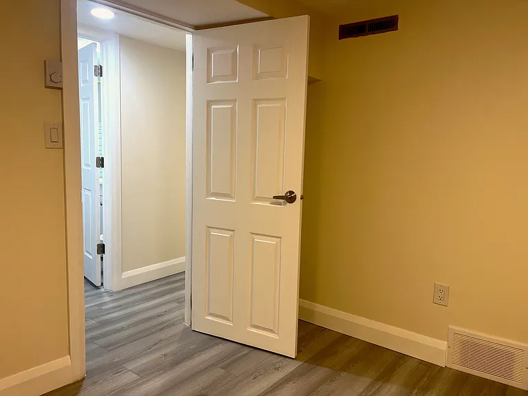 944 Fairlawn Ave #2 — Photo 9