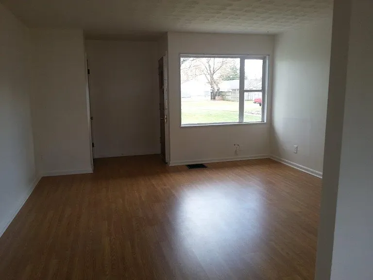 695 Derrer Rd #B — Photo 2