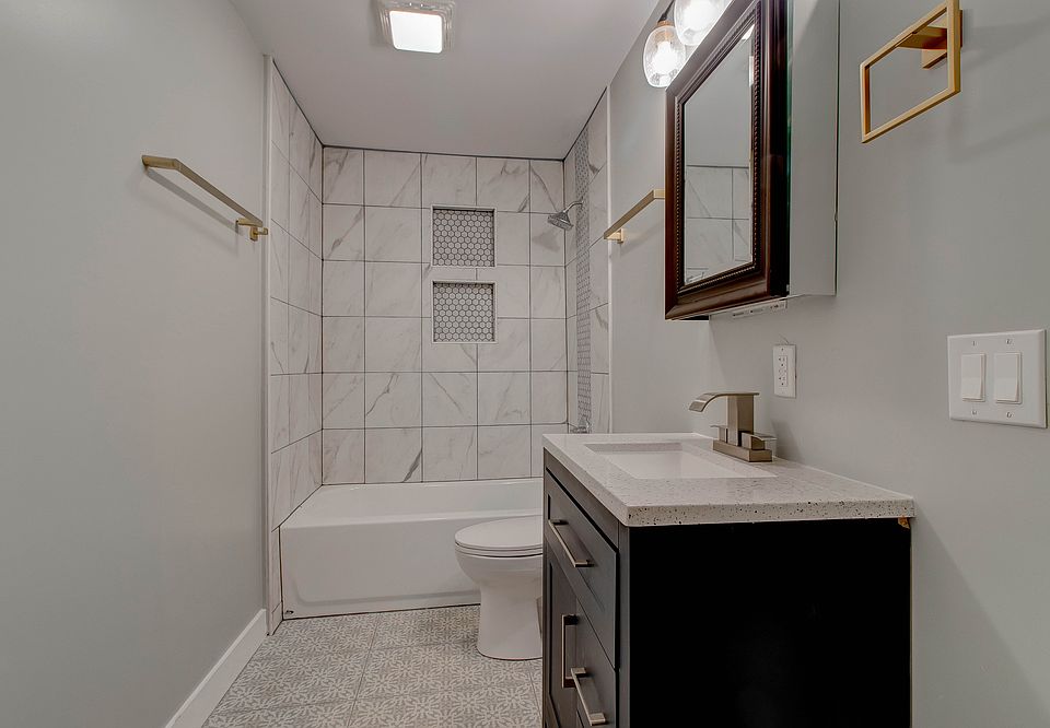 Spacious bathroom