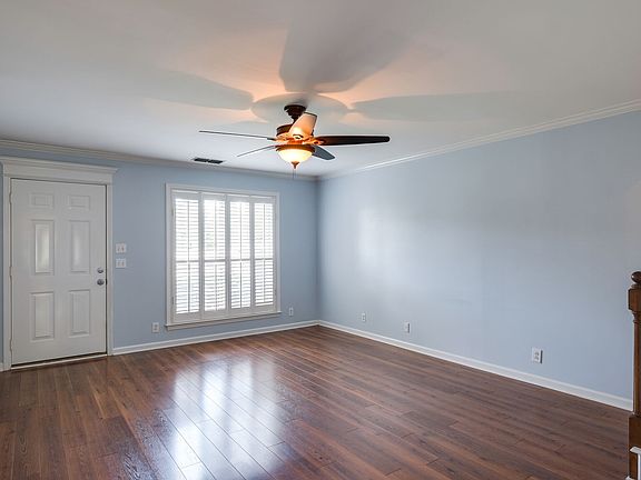 4th image of 1923 Thomas Ct