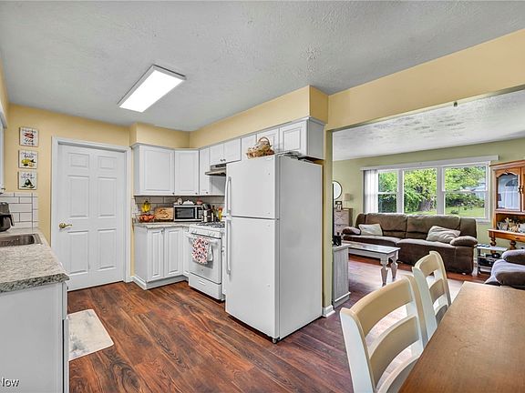 4th image of 188 Courtland Blvd