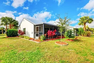 2 bed, 933 sqft, $1,785 — Photo 1