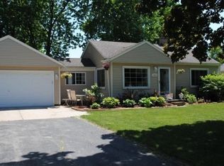 11813 W Bobolink Ave, Milwaukee, WI 53225