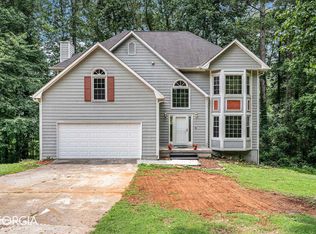 135 Ridgemont Dr, Fayetteville, GA 30215