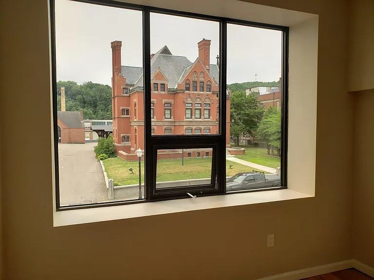 639 Main St #208 — Photo 9