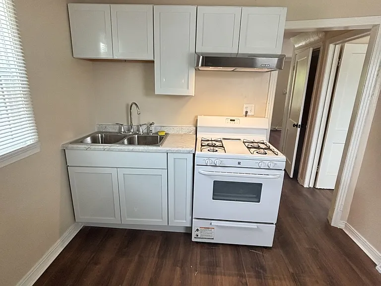 2701 W 21st Ave — Photo 6