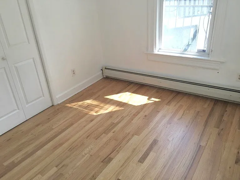 283 Monmouth St — Photo 8
