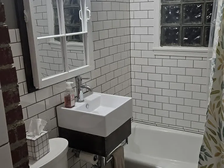 2023 Kentucky St — Photo 2