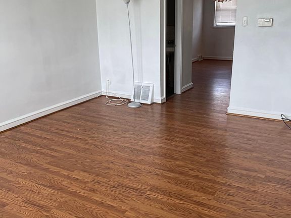 3rd image of 610 Mayfair St #610