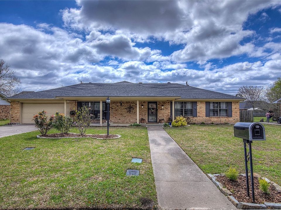1st image of 416 Vonda Dr