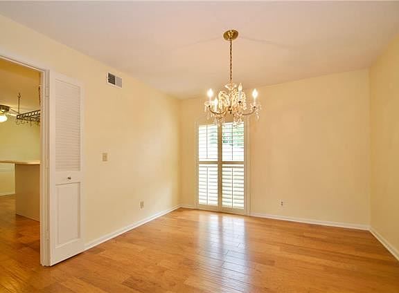 5th image of 8726 Walmer St