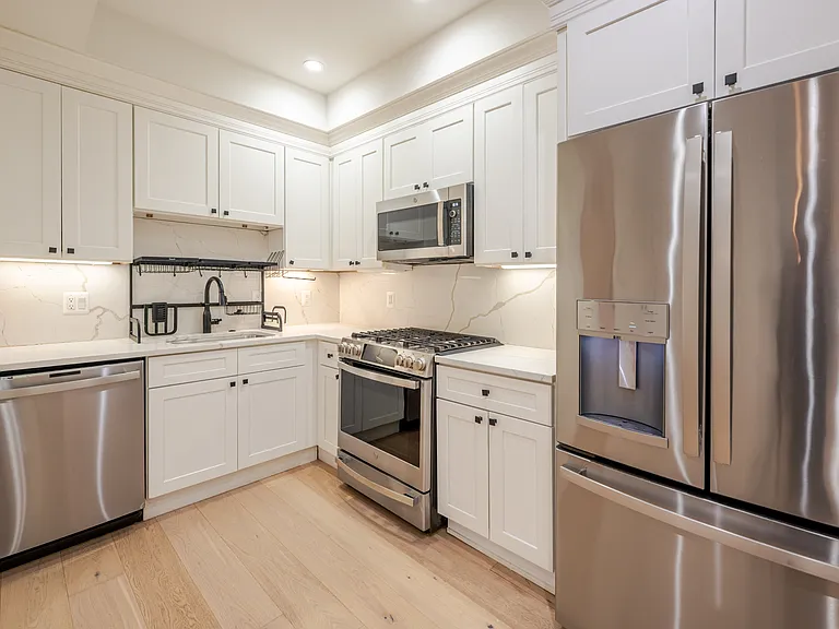 1658 K St NE #2 — Photo 5