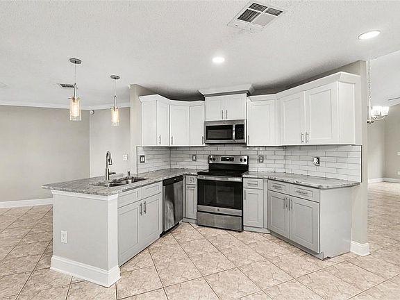 4th image of 134 CORALWOOD CIRCLE