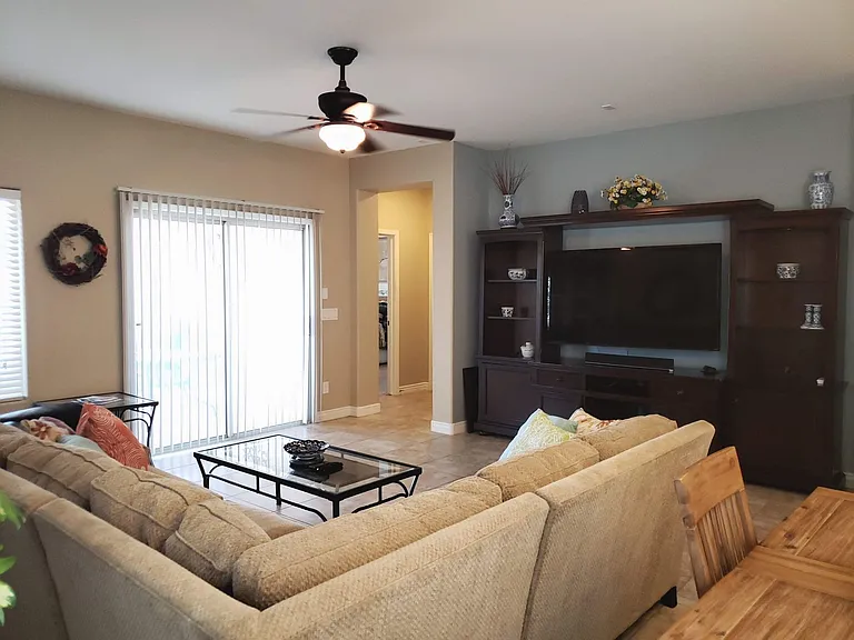 208 E Caribbean Dr — Photo 10