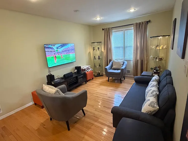 652 Holly Ln — Photo 8